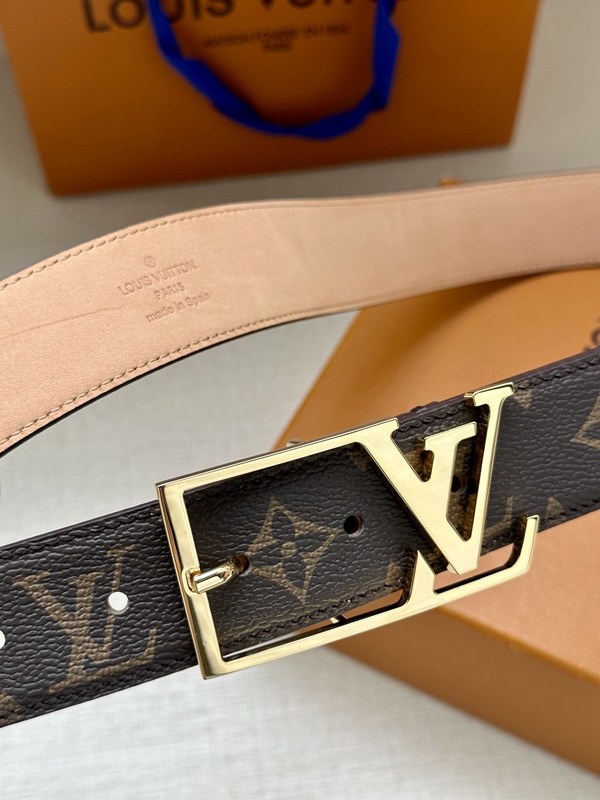 激安ルイヴィトンベルト背面デザイン